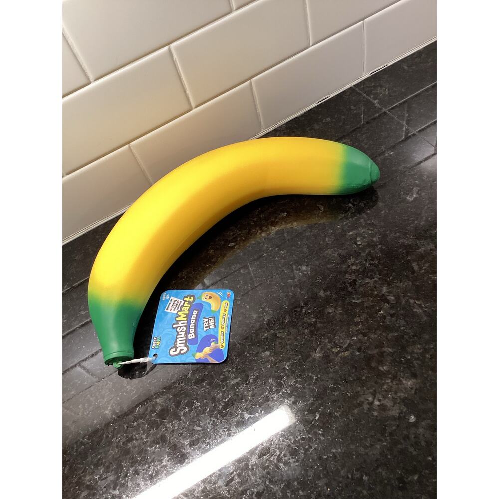 NWT Viral Crazy fun Smush Mart banana Squish‎ toy fidget